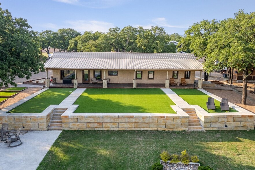 More Photos Of 1000 County Road 904, Joshua Golf Course Driving Range For Sale