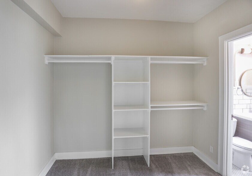 More Photos Of 111 E 16th St, Indianapolis Apartments For Lease