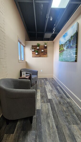 More Photos Of 2510 E Michigan Ave, Lansing Freestanding For Sale