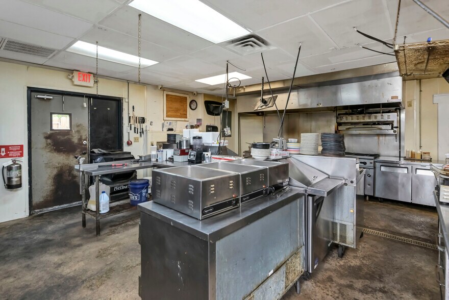 More Photos Of 300 State St, West Columbia Restaurant For Sale
