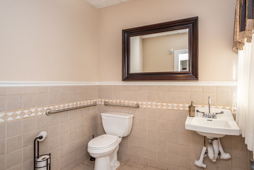 More Photos Of 97 Broadway, Verplanck Funeral Home For Lease