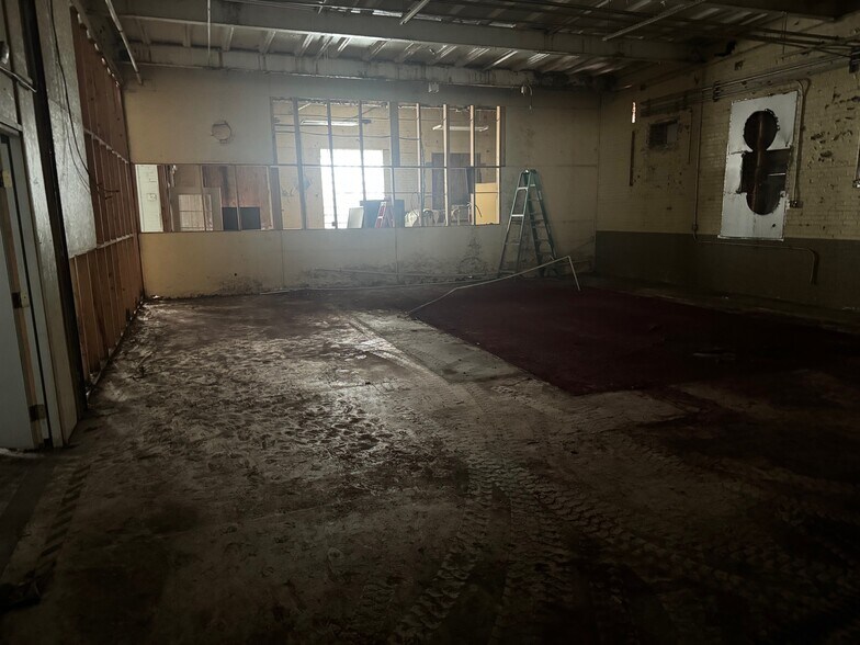 More Photos Of 1002 Douglas Ave, Opp Manufacturing For Lease