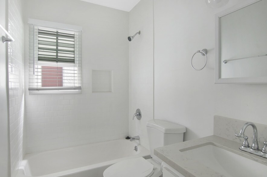More Photos Of 1142-1148 E 1st St, Long Beach Apartments For Sale
