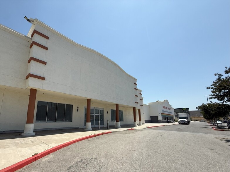 Primary Photo Of 2707-2735 S Towne Ave, Pomona Unknown For Lease