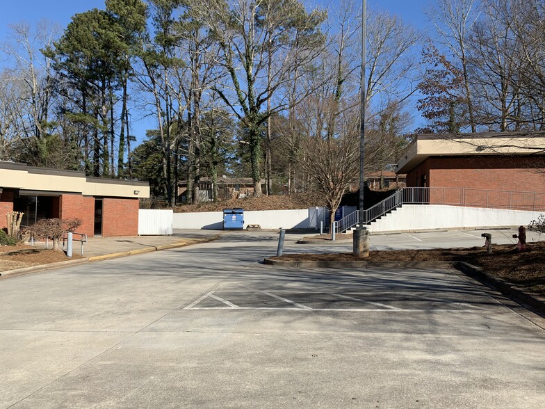 Primary Photo Of 3865 Medical Park Dr, Austell Medical For Sale