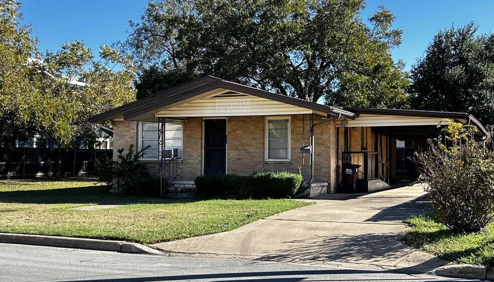 More Photos Of 107 E Anderson Ave, Round Rock Office Residential For Sale