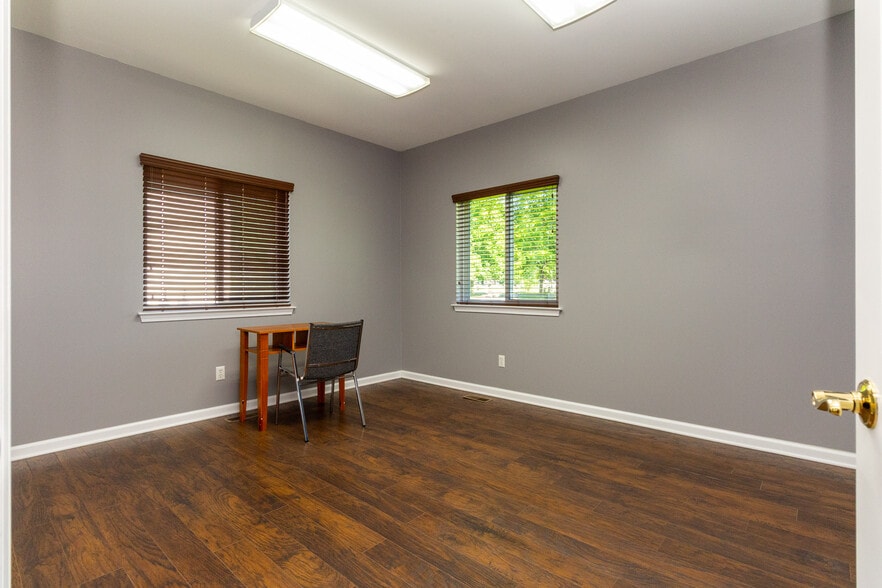 More Photos Of 208 W Highland Rd, Highland Medical For Sale