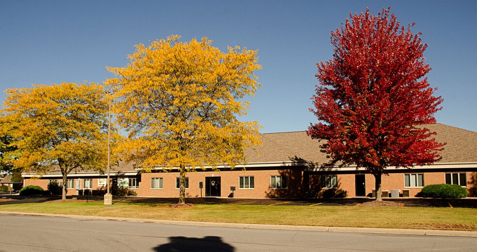 More Photos Of 5793 W Grande Market Dr, Appleton Unknown For Lease