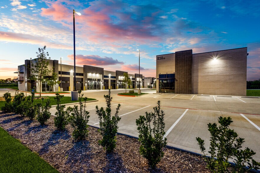 More Photos Of 1820 N State Highway 78, Wylie Flex For Lease