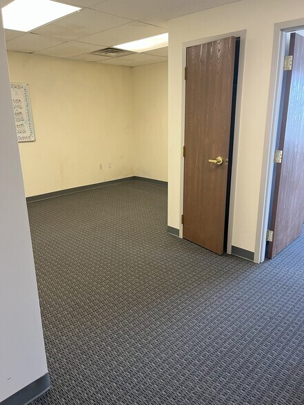 More Photos Of 7715 Venture St, Colorado Springs Warehouse For Lease