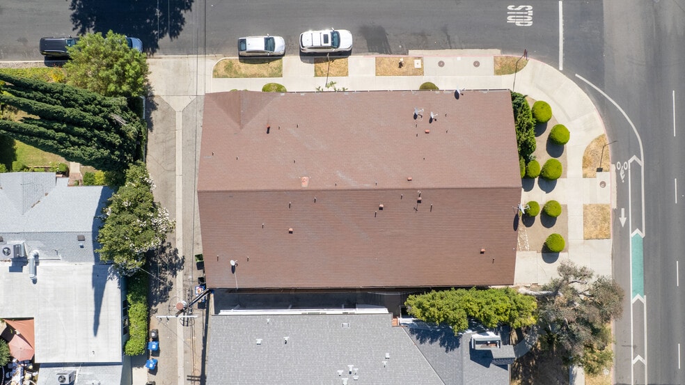 More Photos Of 14205 Burbank Blvd, Sherman Oaks Apartments For Sale