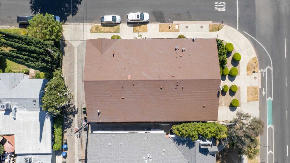 More Photos Of 14205 Burbank Blvd, Van Nuys Apartments For Sale
