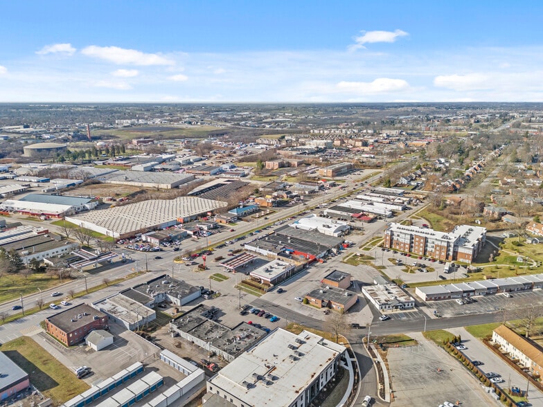 More Photos Of 1415-1419 Leestown Rd, Lexington General Retail For Sale