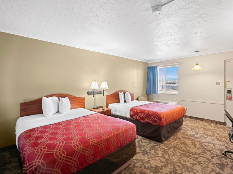 More Photos Of 1225 S State St, Salina Hotel For Sale