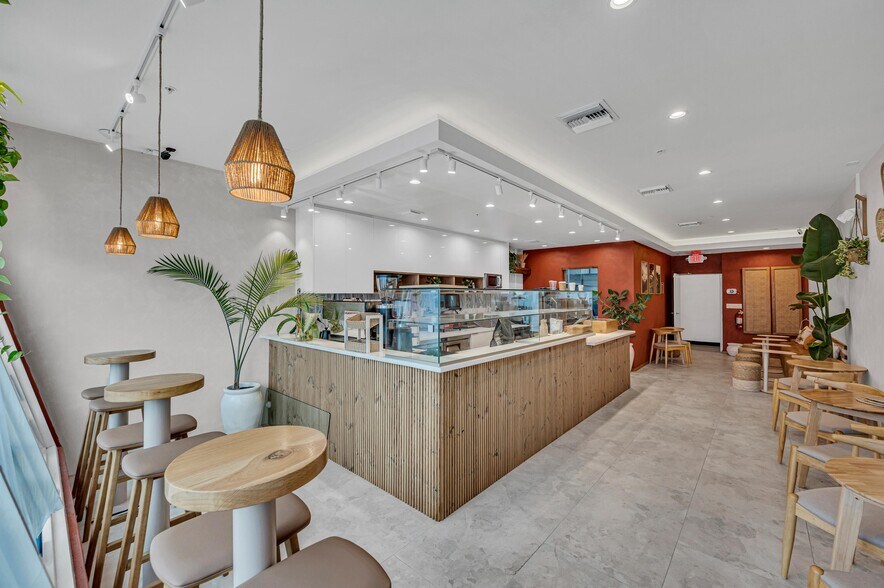 More Photos Of 815 NE 13th St, Fort Lauderdale Freestanding For Sale