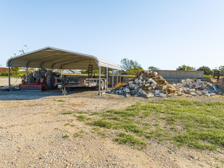 More Photos Of 200 S Wall St, Itasca Warehouse For Sale