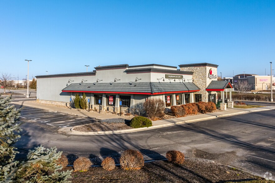 More Photos Of 1700 Village West Pky, Kansas City Restaurant For Lease