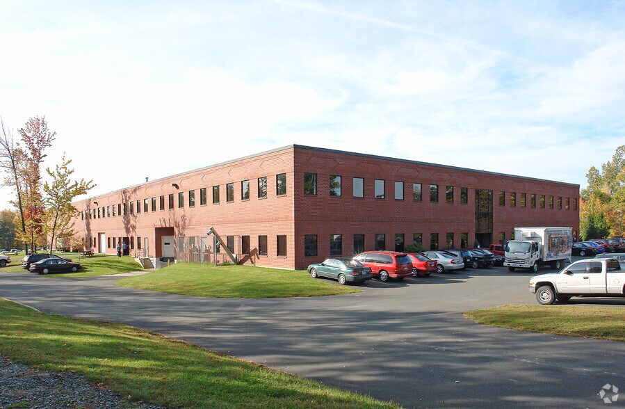 More Photos Of 15 Tech Valley Dr, East Greenbush Flex For Lease