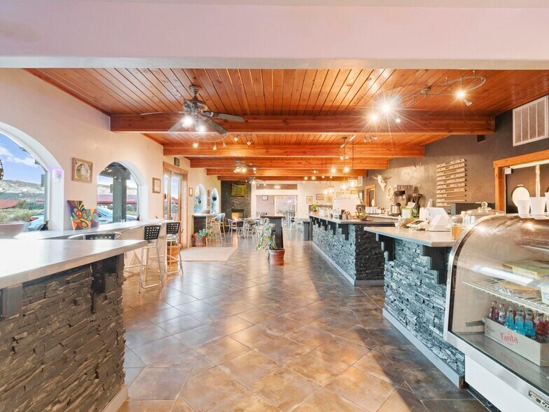 More Photos Of 475 W Main St, Escalante Hotel For Sale