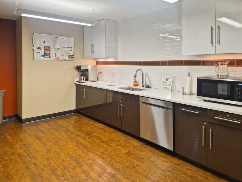 More Photos Of 312 S 4th St, Louisville Coworking Space