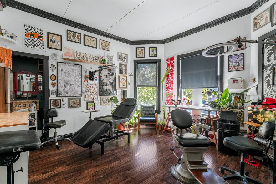 More Photos Of 1729-1731 L St, Sacramento Storefront Retail Office For Sale