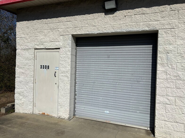 More Photos Of 3308 Pelham Pky, Pelham Freestanding For Sale