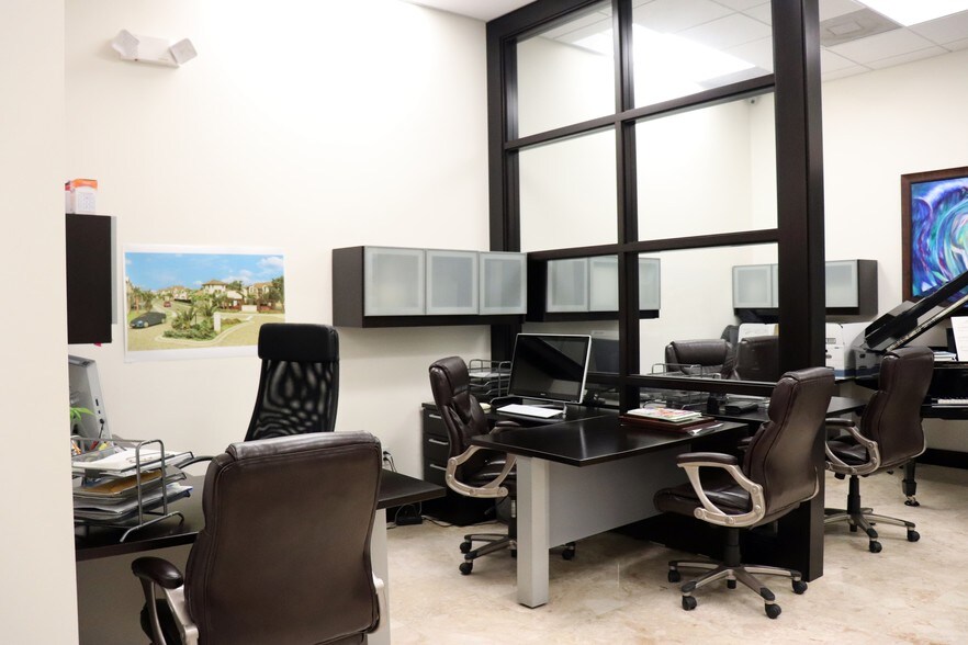 More Photos Of 10388 State Road 84, Davie Warehouse For Lease