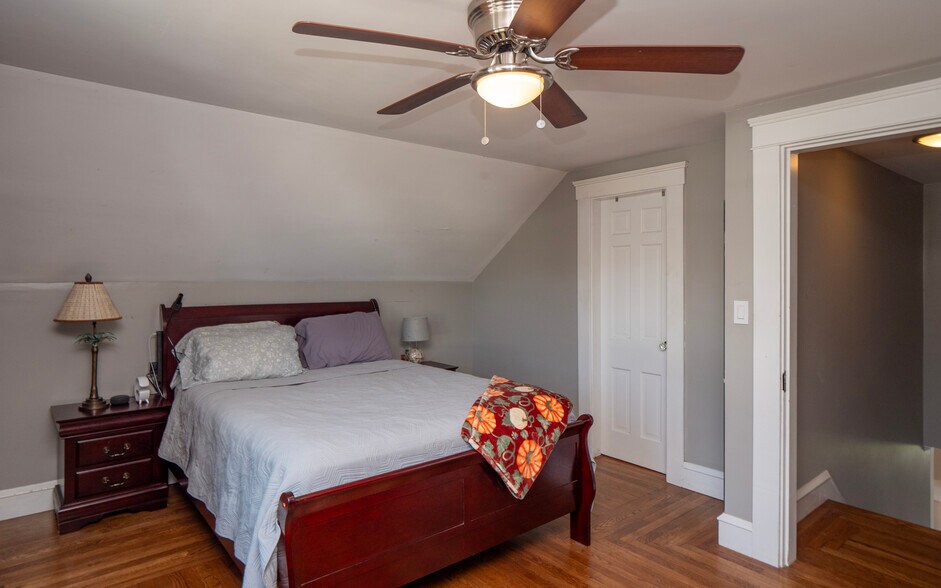 More Photos Of 999 Aquidneck Ave, Middletown Flex For Sale