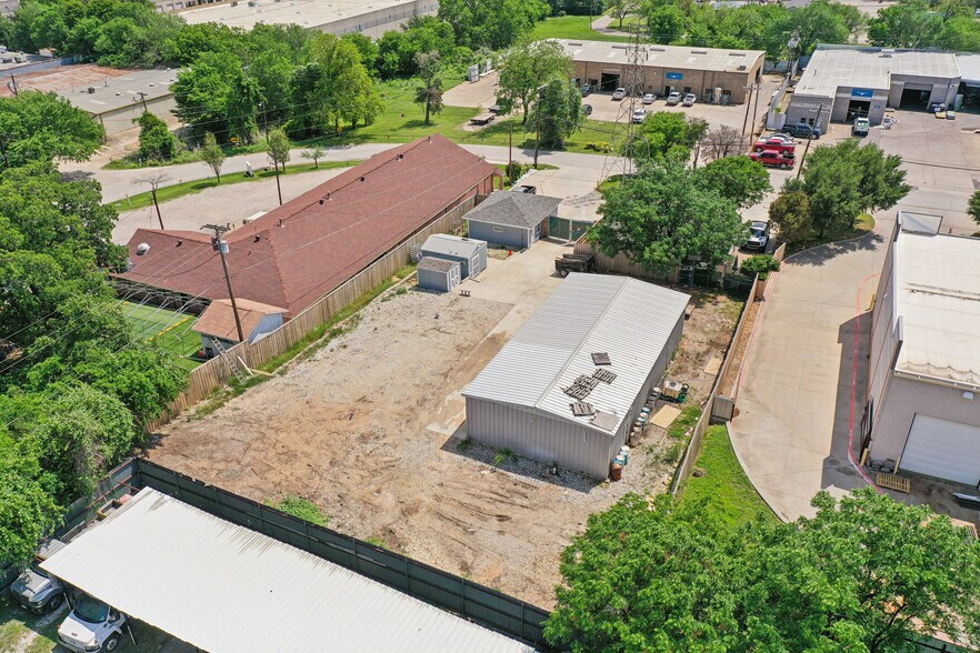 More Photos Of 2423 Hinton Dr, Irving Warehouse For Lease