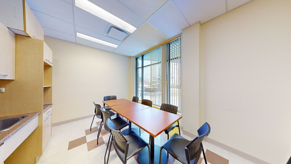 More Photos Of 3750 Boul Du Royaume, Saguenay Office For Lease