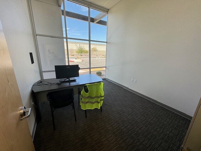 More Photos Of 3000 Lincoln Rd, Las Vegas Distribution For Lease