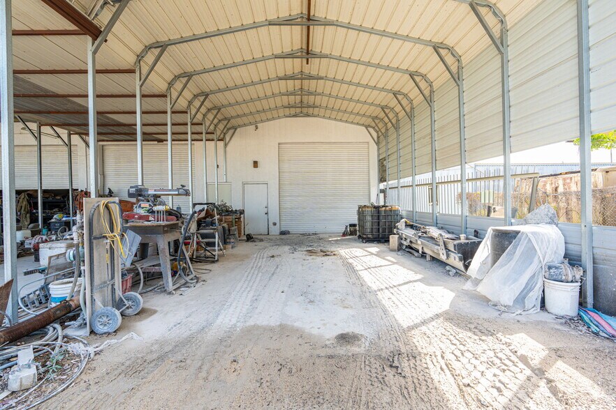 More Photos Of 2700 Evans Ave, Fort Myers Light Manufacturing For Sale