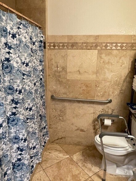 More Photos Of 6121 W Foothill Dr, Glendale Healthcare For Sale