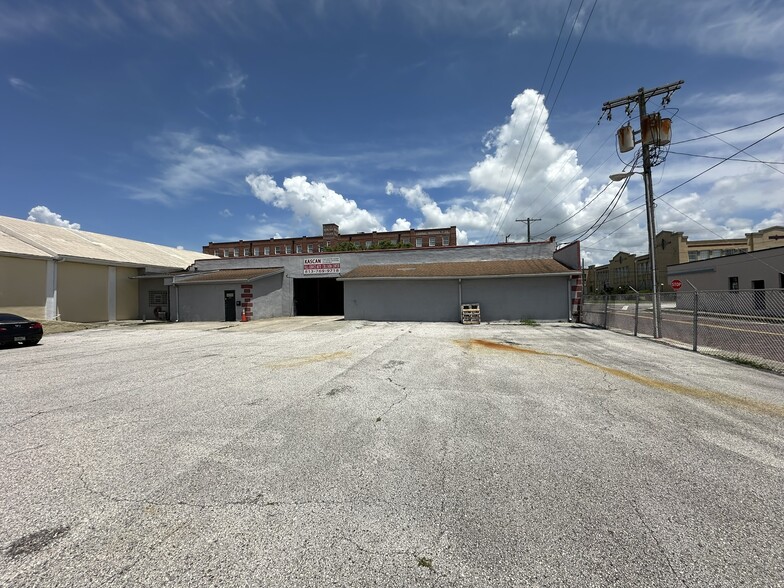 Primary Photo Of 1821 E 2nd Ave, Tampa Warehouse For Lease