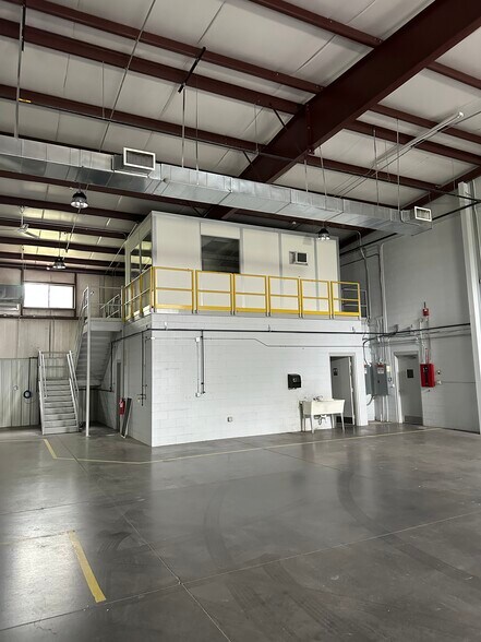 More Photos Of 3160 State St, Blacksburg Manufacturing For Lease