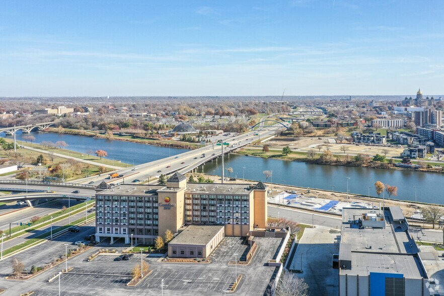 More Photos Of 929 3rd St, Des Moines Hotel For Sale