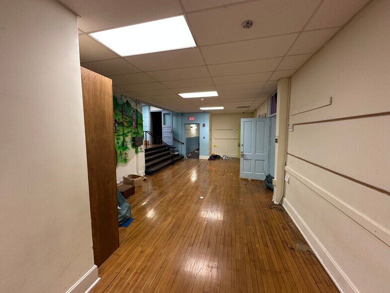 More Photos Of 1100 E Kearney St, Springfield Schools For Sale