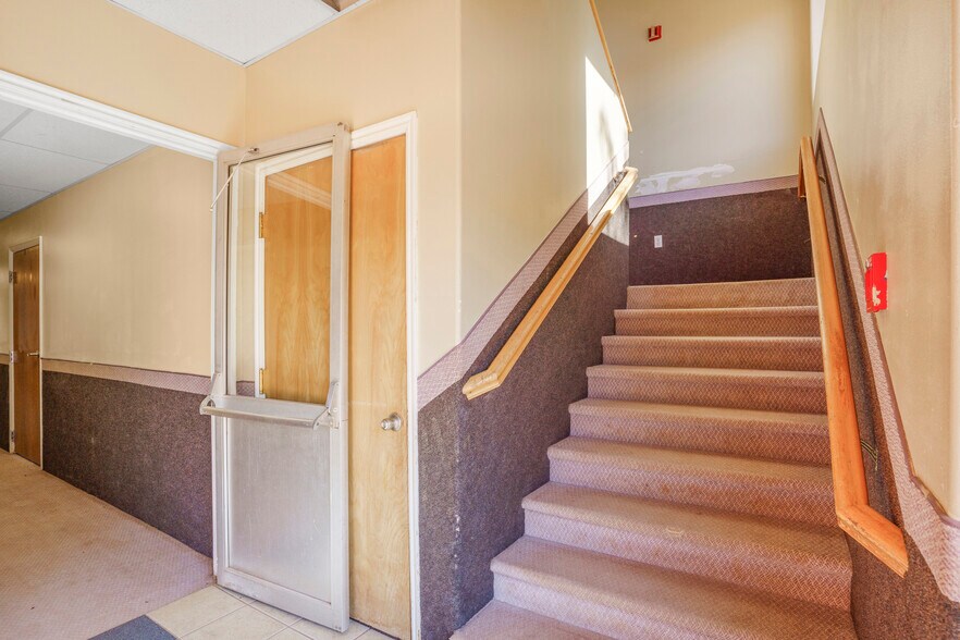 More Photos Of 140 Central St, Colorado City Office For Sale