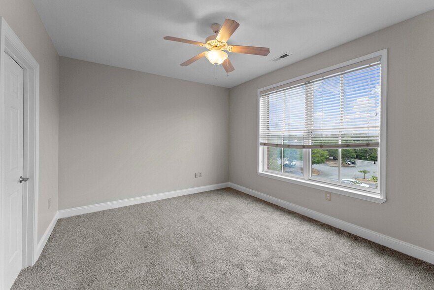More Photos Of 19701 Bethel Church Rd, Cornelius Office For Sale