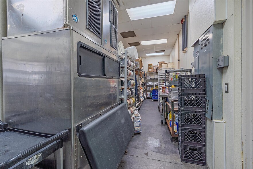 More Photos Of 15 S Beneva Rd, Sarasota Restaurant For Lease