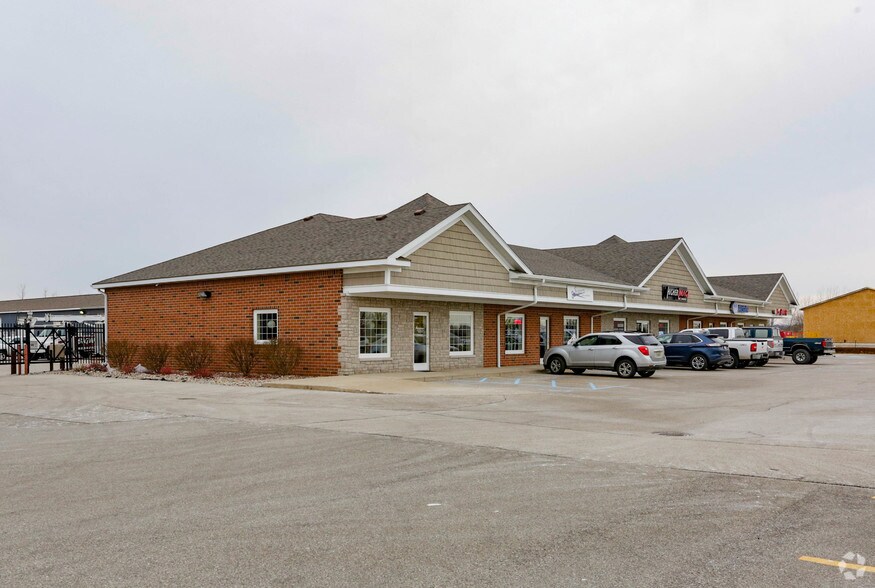 More Photos Of 6185 Tittabawassee Rd, Saginaw Storefront For Lease