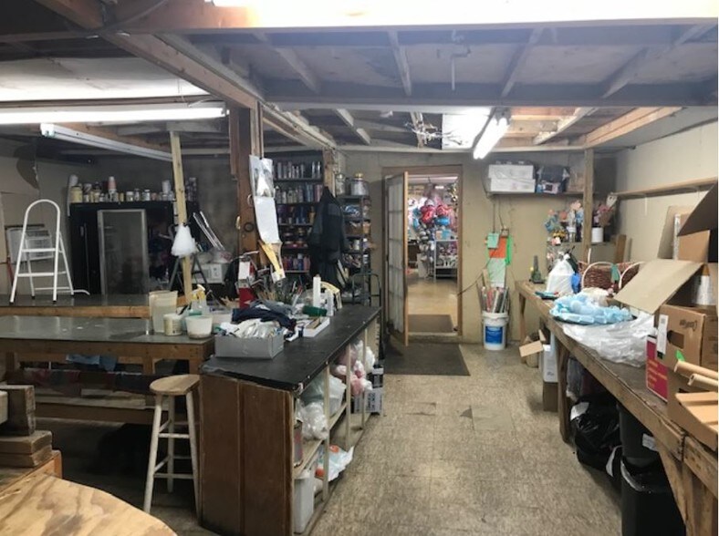 More Photos Of 1117-1119 Bustamante St, Laredo General Retail For Sale