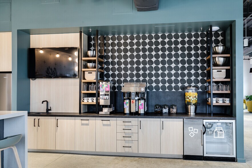 More Photos Of 14321 Winterbreeze Dr, Midlothian Coworking Space