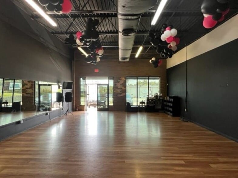 More Photos Of 2222 Patterson St, Greensboro Unknown For Lease