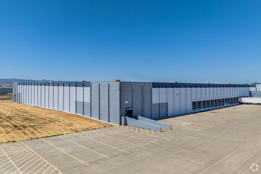 Primary Photo Of 700 Crocker Dr, Vacaville Distribution For Lease