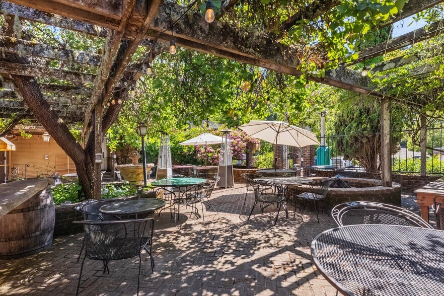 More Photos Of 3731 Main st, Occidental Restaurant For Sale