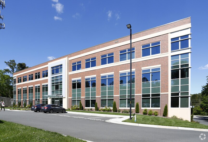 More Photos Of 3515 Glenwood Ave, Raleigh Office For Lease