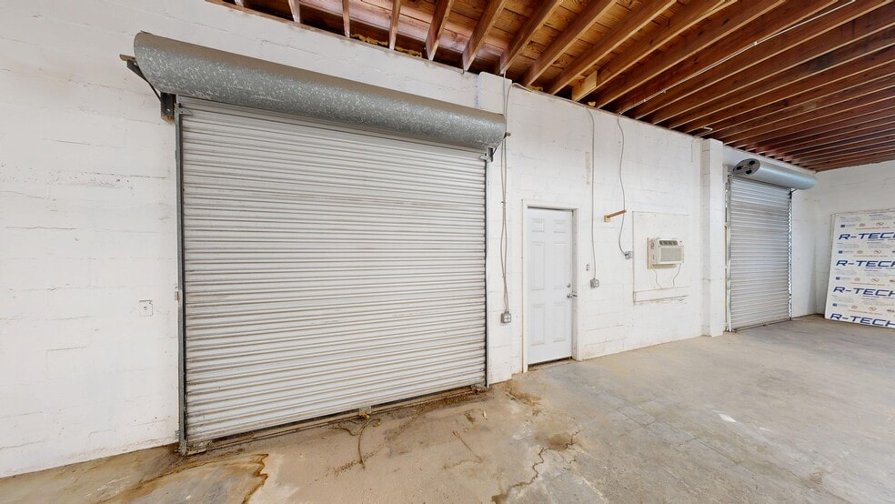 More Photos Of 2539-2545 Coolidge Ave, Orlando Warehouse For Lease