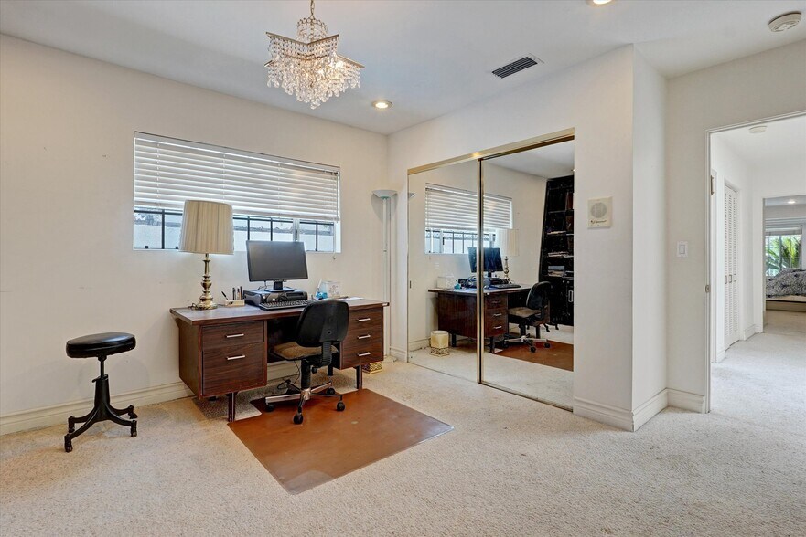 More Photos Of 4623 Hayvenhurst Ave, Encino Apartments For Sale