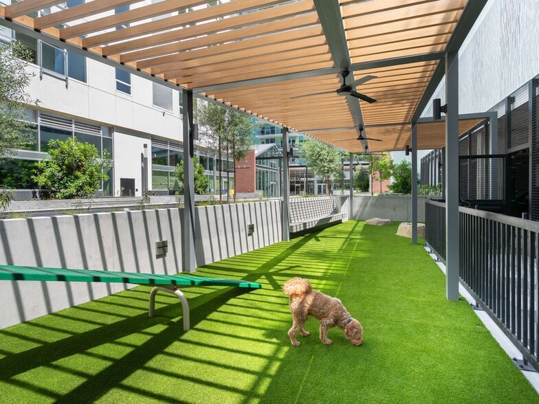 More Photos Of 330 E 3rd St, Long Beach Apartments For Lease